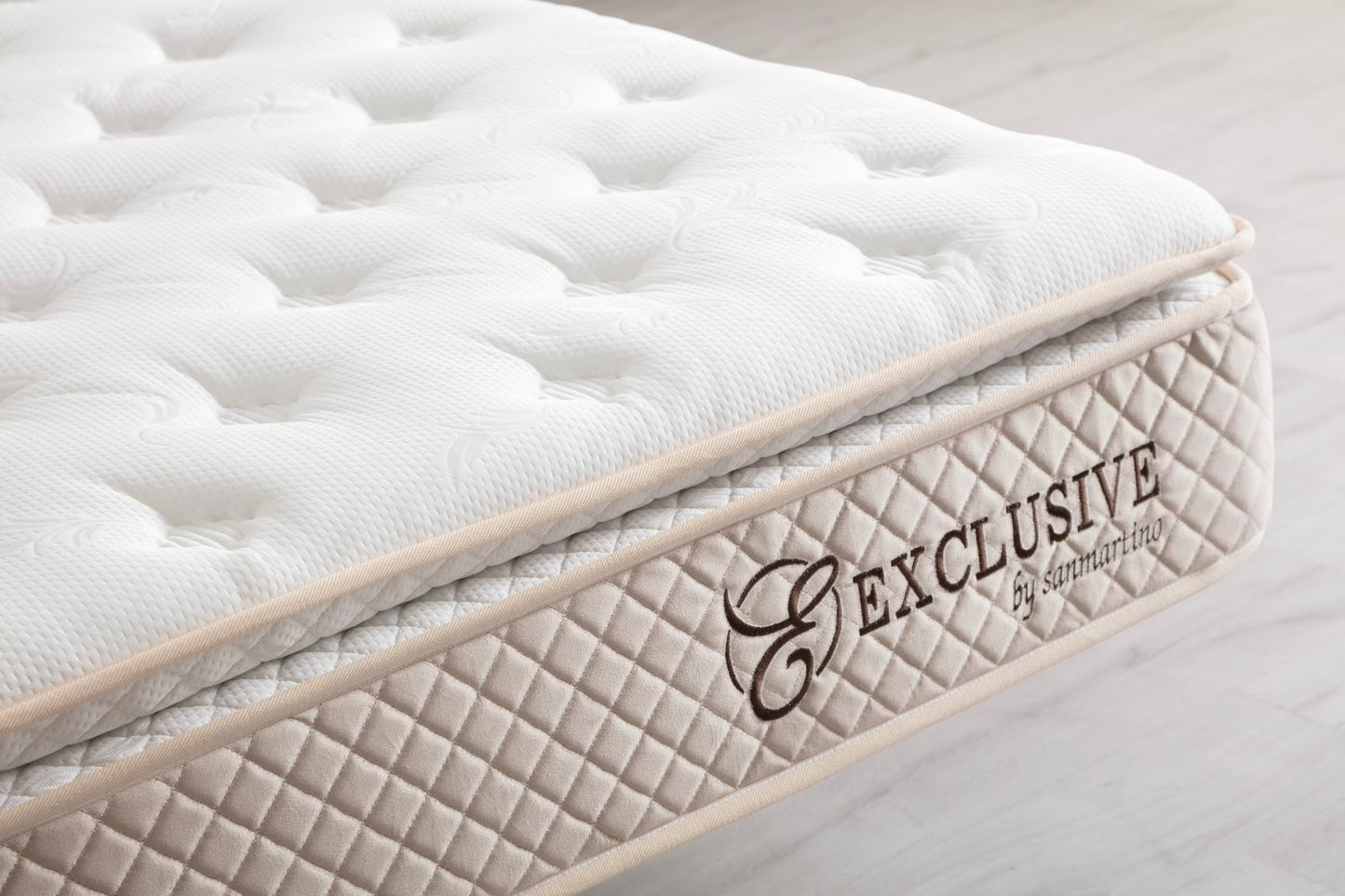 Matelas San Martino Exclusif Ressorts Beige 32cm d'Epaisseur Avec Surmatelas Intégré