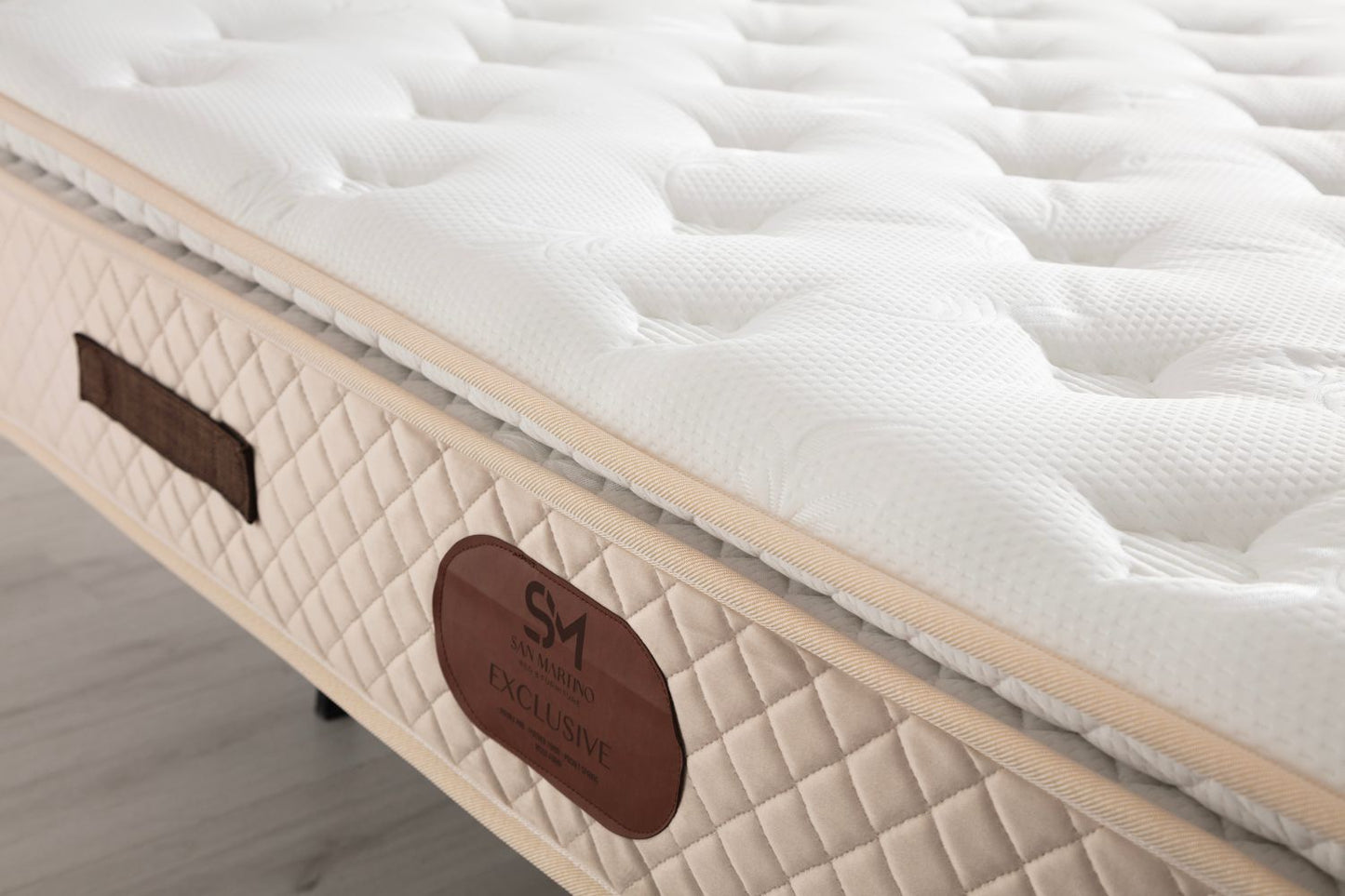 Matelas San Martino Exclusif Ressorts Beige 32cm d'Epaisseur Avec Surmatelas Intégré